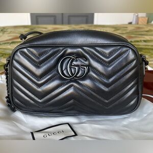 EUC GUCCI Black Marmont Chevron Crossbody Bag